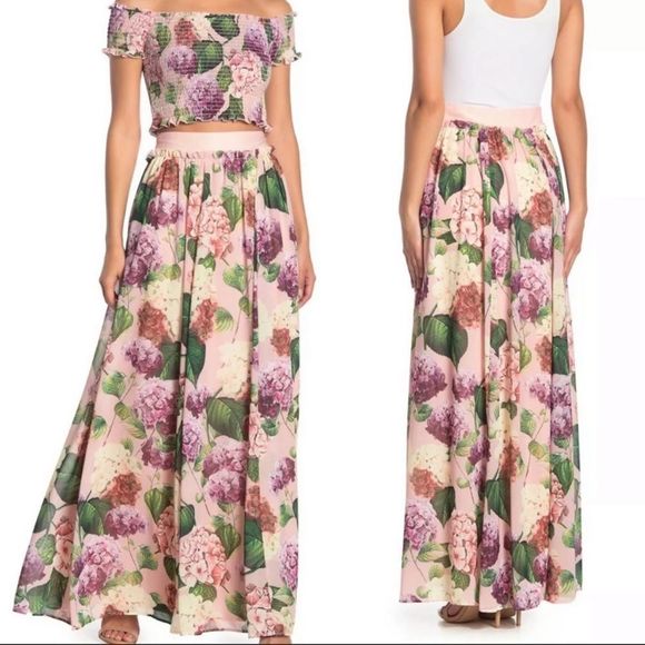 Show Me Your MuMu Dresses & Skirts - NWOT “Show me your MiMu” Hydrangea maxi skirt